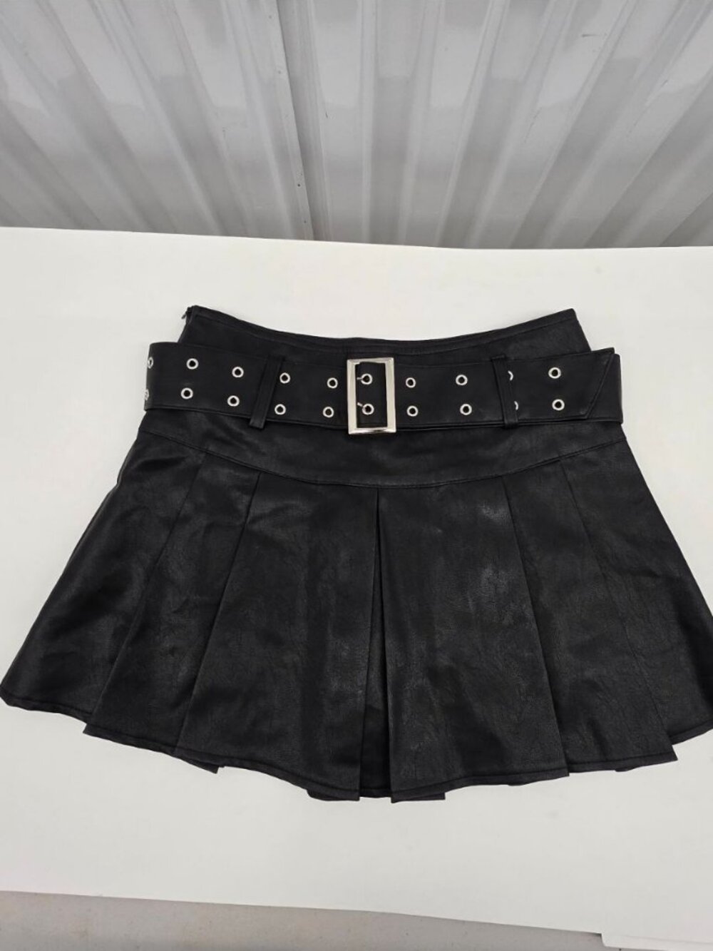Women's Pleated Skort Black Size L Faux Leather Eyelet Belt High Waist